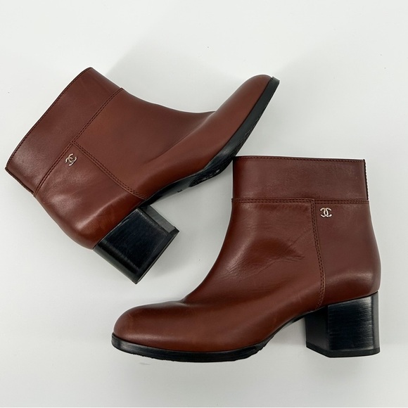 Chanel Caramel Cognac Brown Ankle Boots Logo Size 38 - Picture 12 of 16